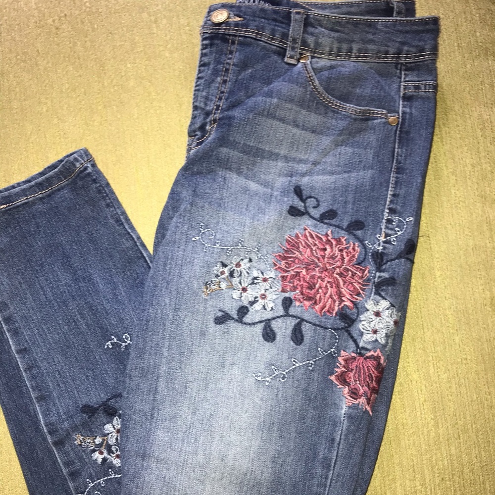 Ladies Flowered Bandolino Jeans